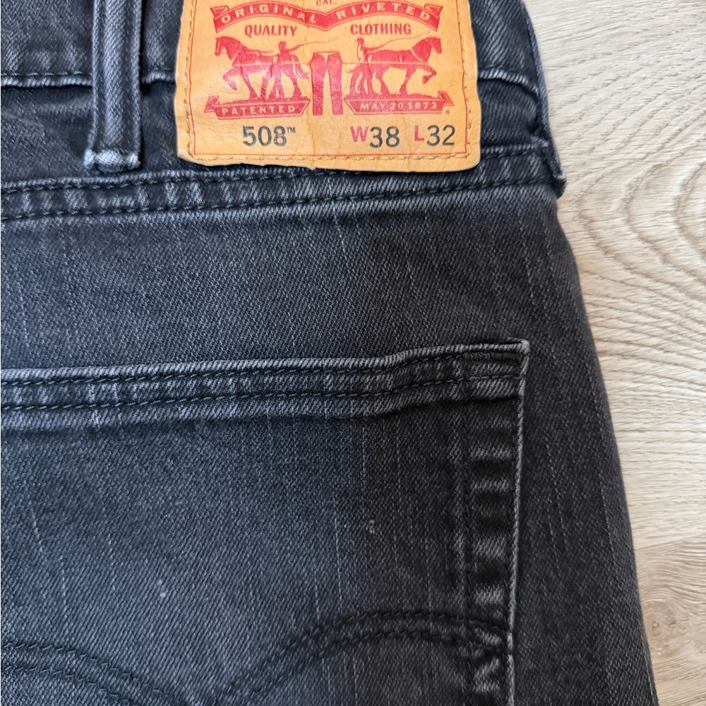 Levi's Charcoal Buttoned Denim - Picture 6 of 6